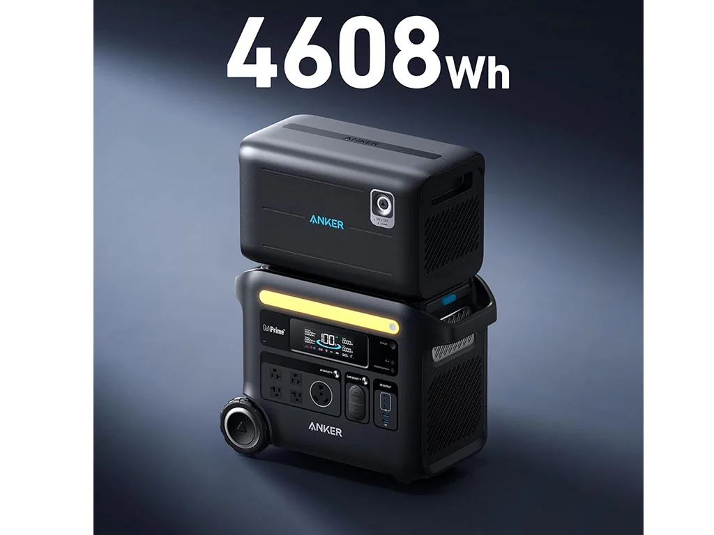 The Anker F2600 with its extra battery for additional capacity